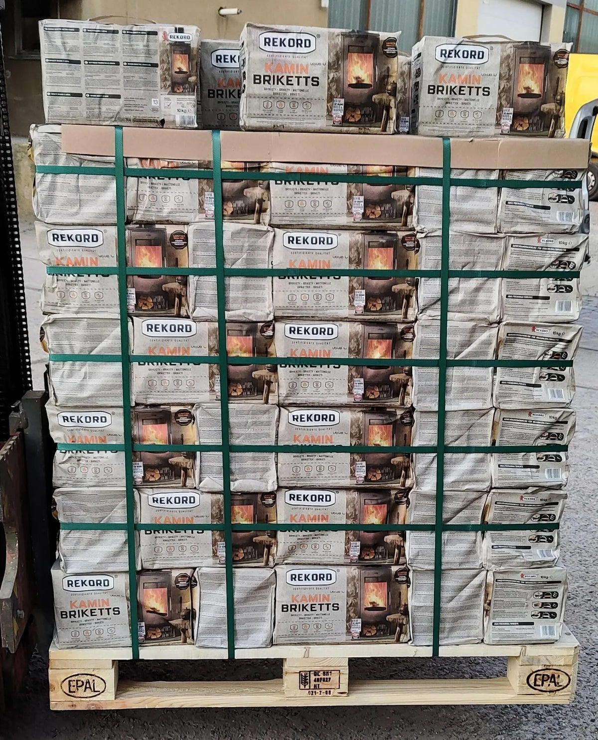 Drevené brikety Rekord 2 – 2 000 kg / 80 vriec × 25 kg Translation missing: sk.products.product.regular_price
